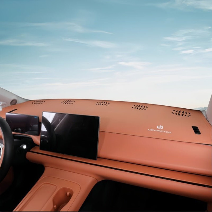 Dashboard Sun Shield Mat for Leapmotor C10