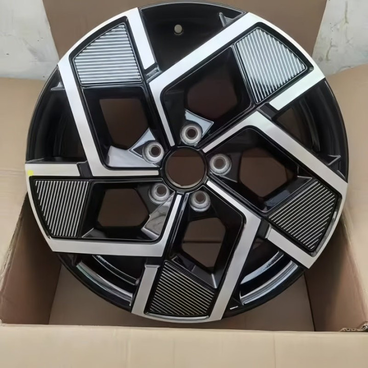 Genuine BYD ATTO 3 18" Alloy Wheel