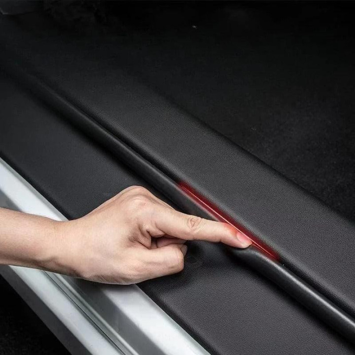 Car Door Sill Protectors and Anti-kick Mat for Lynk & Co 02/08 EM-P