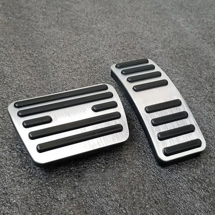 Nakładki aluminiowe na pedały do MG HS, MG ZS, MG4, MG5, MGS5, MGS6