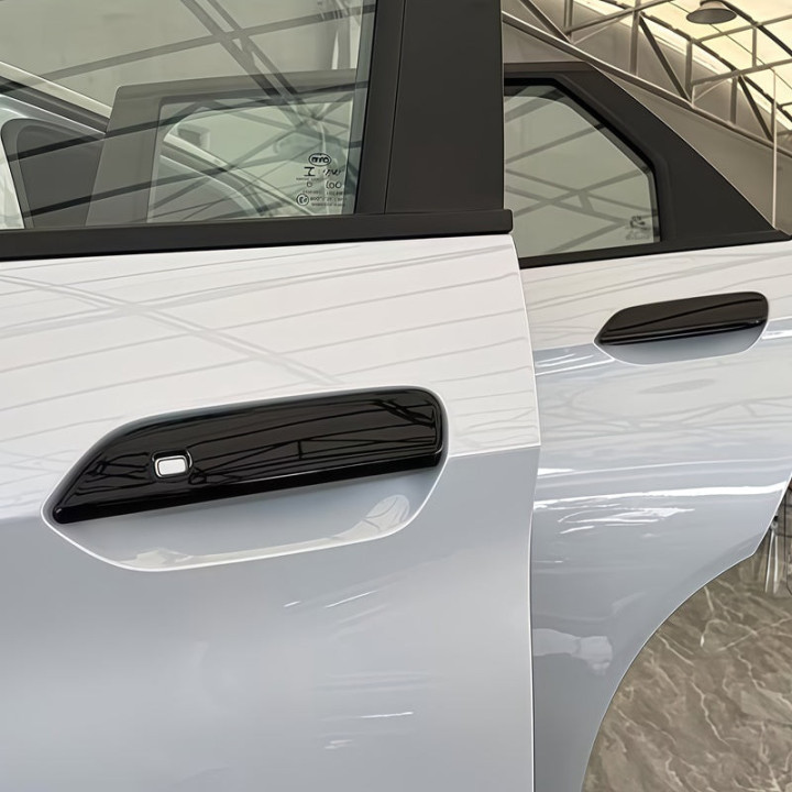 Nakładki na klamki Carbon Fibre lub Glossy Black do BYD Dolphin – zdjęcie 4