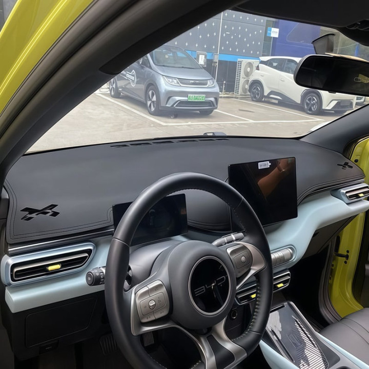 Mata przeciwsłoneczna na deskę rozdzielczą do BYD Dolphin Surf – zdjęcie 3