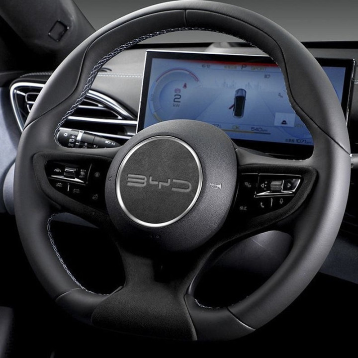 Pokrowiec na kierownicę Alcantara do BYD – zdjęcie 2