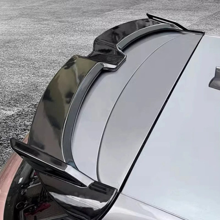 Tylny spoiler błyszczący czarny do BYD Dolphin – zdjęcie 5