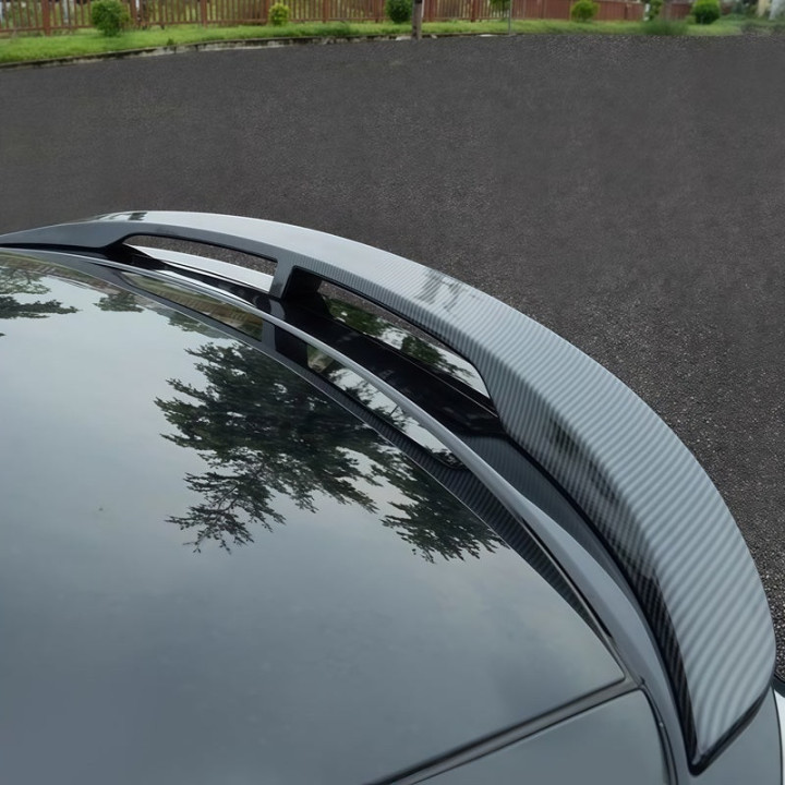 Tylny spoiler w wersji Carbon Fiber lub Glossy Black do Xpeng P7 – zdjęcie 2