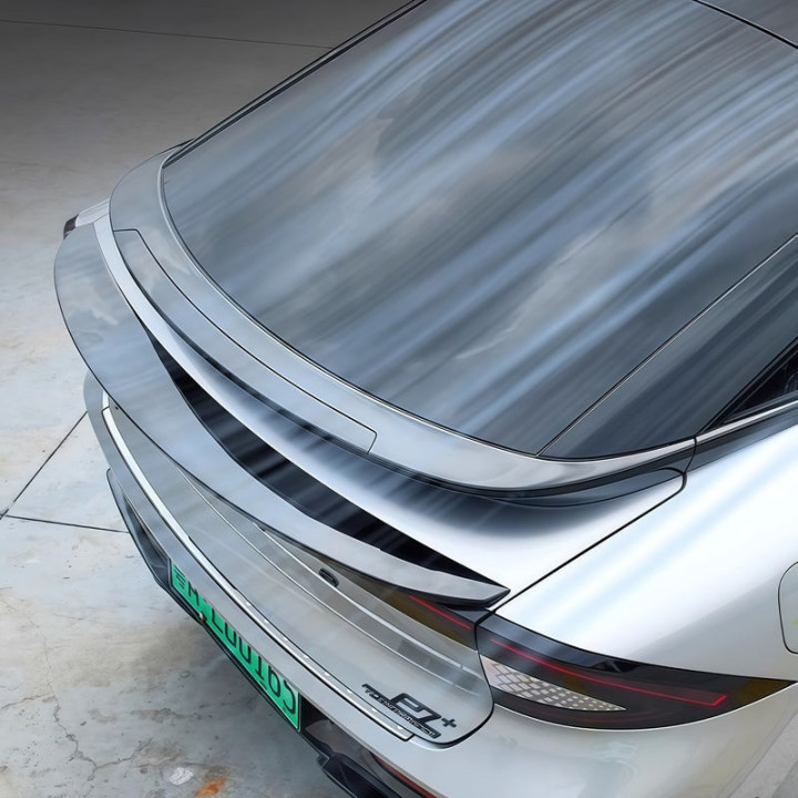 Tylny spoiler w wersji Carbon Fiber lub Glossy Black do Xpeng P7 – zdjęcie 5