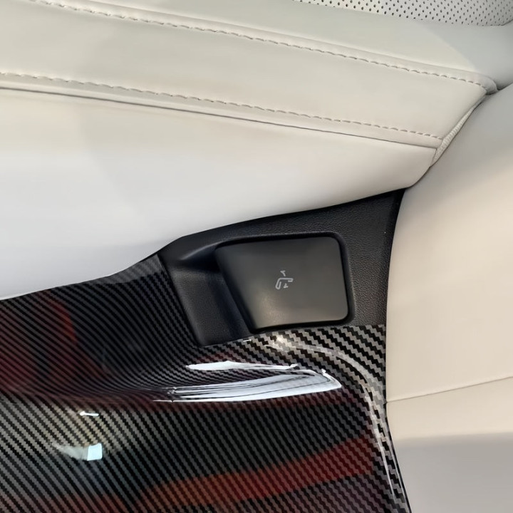 Nakładki ochronne w stylu carbon do drzwi Xpeng G6 – zdjęcie 6